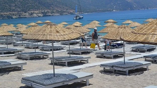 Ölüdeniz Kumburnu Plajı, beş yıldızlı plajları aratmıyor