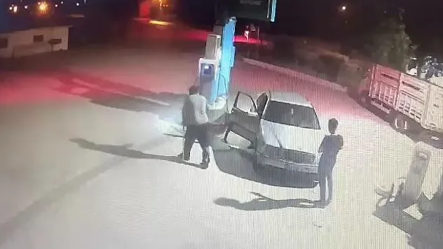 Önce Soydular, Sonra Uyandırıp Yakıt Aldılar