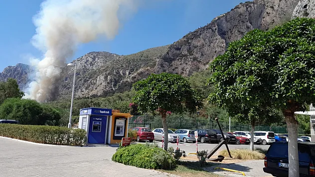 Orman Yangınına Müdahale Ediliyor