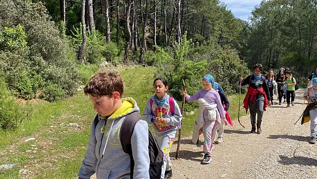 Orman yangınlarına farkındalık için yürüdüler