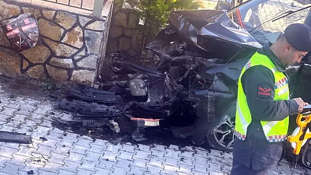 ORTACA'DA TRAFİK KAZASI: 1 ÖLÜ, 1 YARALI