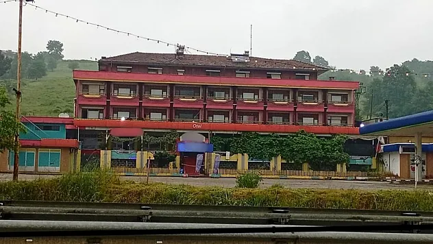 Otelde çıkan silahlı çatışmada 2 kişi öldü, 1 kişi ağır yaralandı