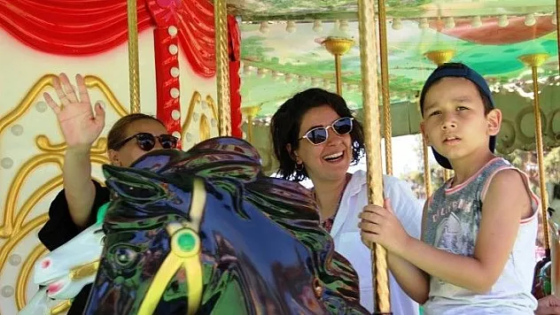 Otizmli çocuklar beş yıldızlı tatilin keyfini çıkardı