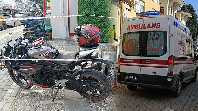 Otomobil ile çarpışan motosikletli metrelerce savruldu