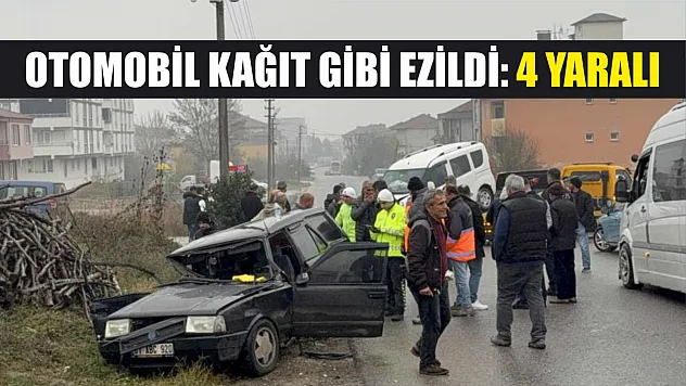 Otomobil kağıt gibi ezildi: 4 yaralı