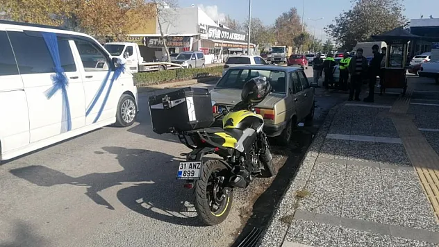 Otomobil motosiklete çarptı: 1 yaralı