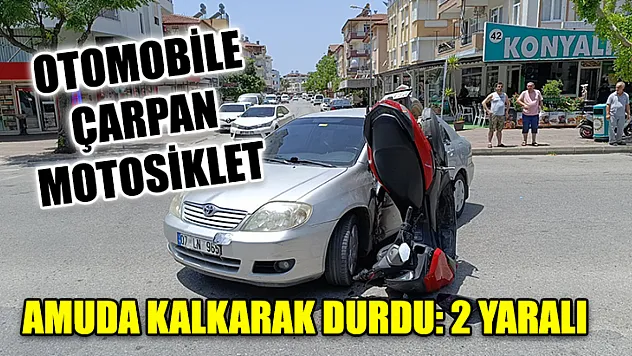 Otomobile Çarpan Motosiklet Amuda Kalkarak Durdu: 2 Yaralı