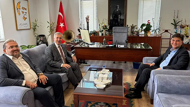Özdağ'dan Fethiye Belediye Başkanı Karaca'ya geçmiş olsun ziyareti