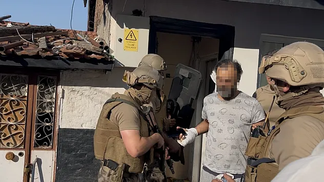 Özel harekat evi ablukaya aldı, yakalanınca 'çalsaydınız açardım' dedi