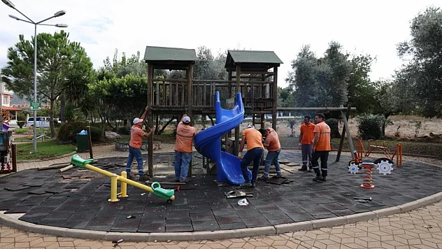 Parklar yenilenmeye devam ediyor