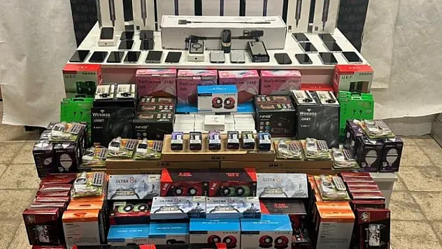 Piyasa değeri 3 milyon 500 bin TL olan kaçak ürün ele geçirildi