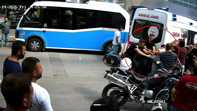 Polis bıçağı elinden aldı, faciayı önledi