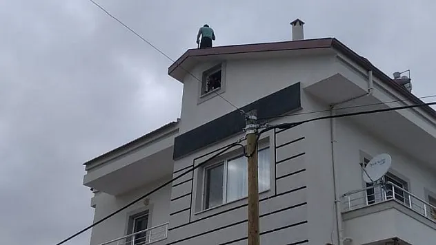 Polisten kaçtı, çatıya çıktı, sonunda gözaltına alındı
