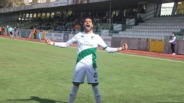 Profesyonel liglerin en golcü ismi, Ozan Sol