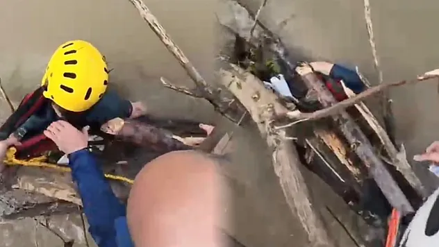 Rafting Botu Devrildi, Nehre Düşen Kadın Hayatını Kaybetti