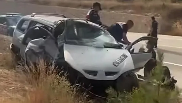 Rahatsızlanan Eşini Hastaneye Götürüyordu: Takla Atan Otomobilde İki Can Gitti
