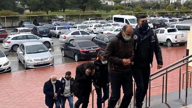 Rüşvet alırken yakalanan vergi dairesi müdürü tutuklandı