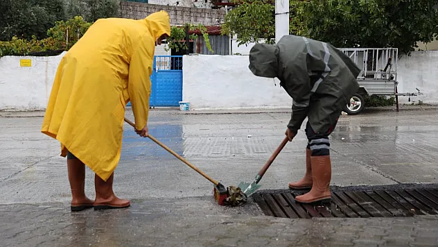 Sağanak Yağışa Karşı Menteşe'de Kesintisiz Mesai