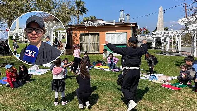 Sahil kenarında sanat: Fethiyeli Çocuklar doğaya bakarak resim yapıyor