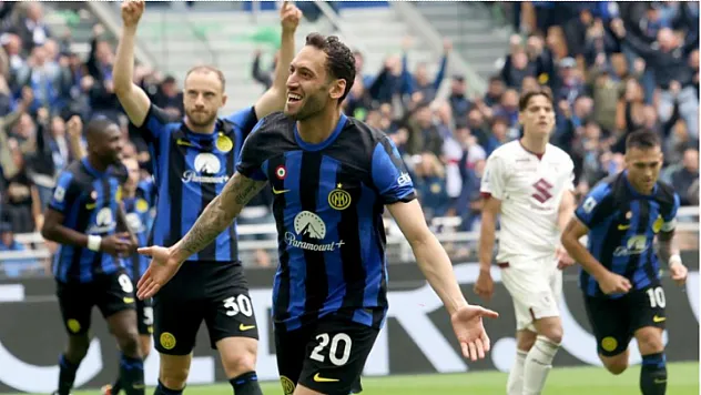Şampiyon Inter, Torino'yu Hakan Çalhanoğlu'nun golleriyle mağlup etti