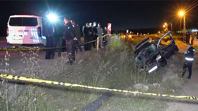 Şarampole devrilen araç hurdaya döndü: 1 ölü, 3 yaralı