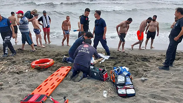 Serinlemek İçin Arkadaşları İle Girdiği Denizde Boğuldu