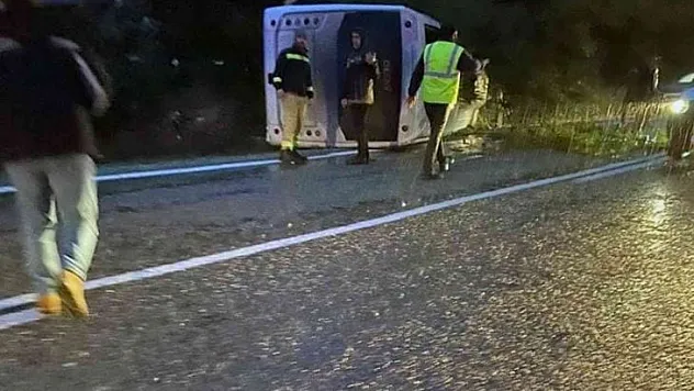 SERVİS ARACI KAZA YAPTI: 7 YARALI