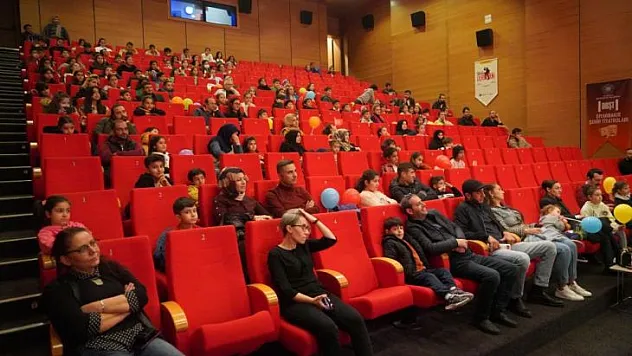 sevenleriyle buluştu