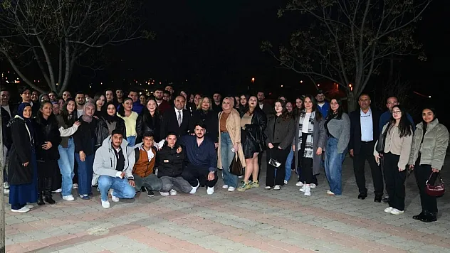 Seydikemer Belediye Başkanı Akdenizli İftarını Üniversite Öğrencileriyle Açtı