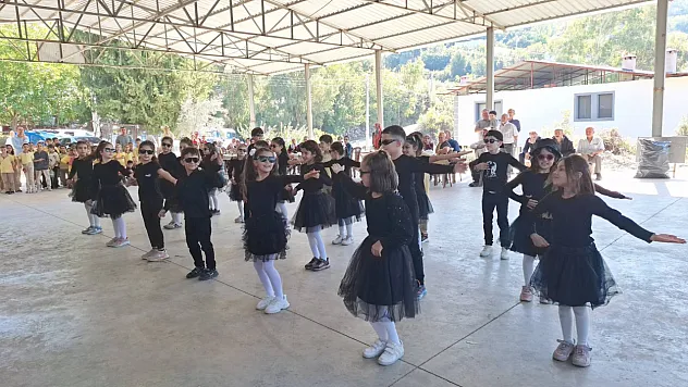 Seydikemer'de geleneksel çocuk oyunlarıyla renkli gün
