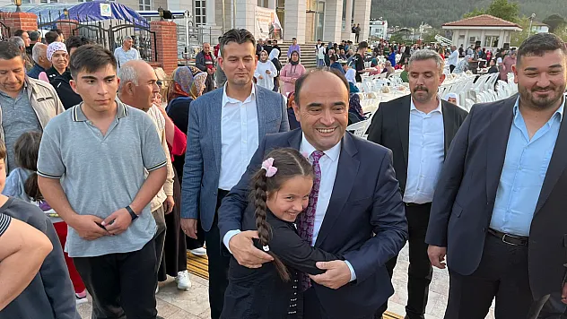 Seydikemer'de Geleneksel Kadir Gecesi İftarına Binlerce Kişi Katıldı