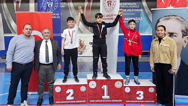 Seydikemer'de minikler er meydanına çıktı!