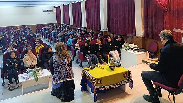 Seydikemer'de 'Müzik Masal İçinde, Masal Okul İçinde' projesi öğrencilerle buluştu