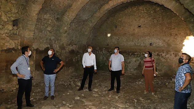 SEYDİKEMER'DE TARİHİ SARNIÇLAR VE HANLAR İNCELENDİ