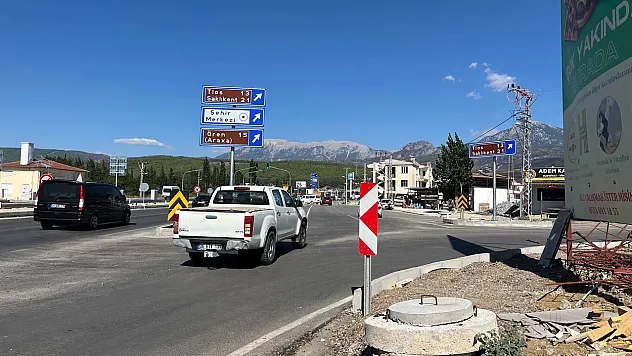 Seydikemer-Saklıkent Yolu Yeniden Trafiğe Açıldı
