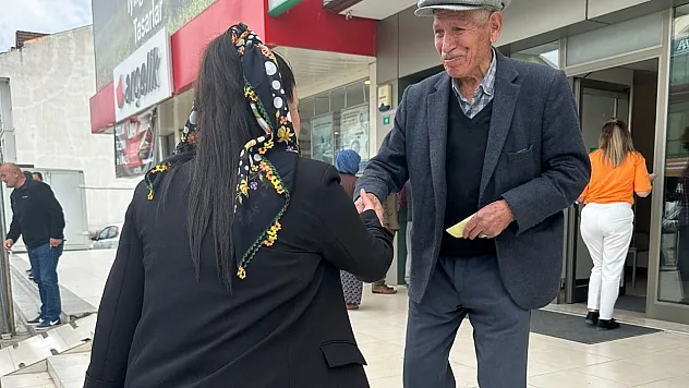 Seydikemer Yörük Kızı'nı bağrına bastı 