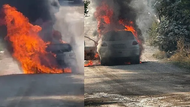 Seyir halindeki otomobil alev topuna döndü