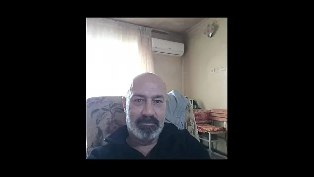 Sigaradan çıkan yangında dumandan zehirlenerek hayatını kaybetti