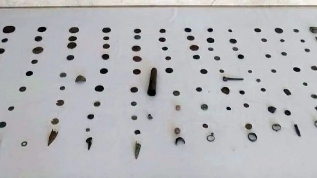 Sikke, yüzük, mızrak uçları ele geçirildi