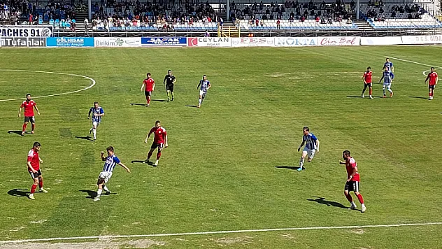 Şimşekler evinde puan alamadı