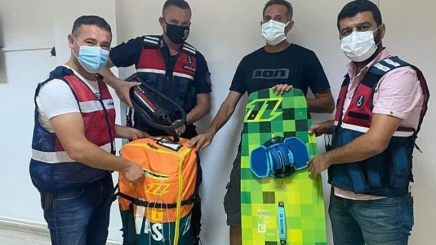 Sörf yaparken hırsızlar malzemelerini çaldı