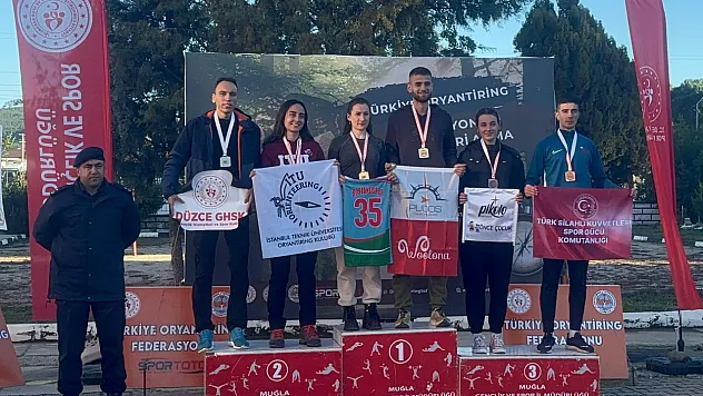 Sporcular madalya ile döndü