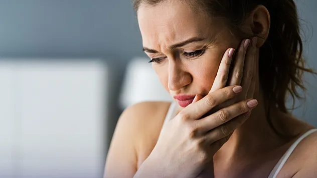 Stres ve vitamin eksikliği ağız içi yaraları tetikliyor