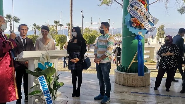 Sümeyye ve Mustafa dünya evine girdi