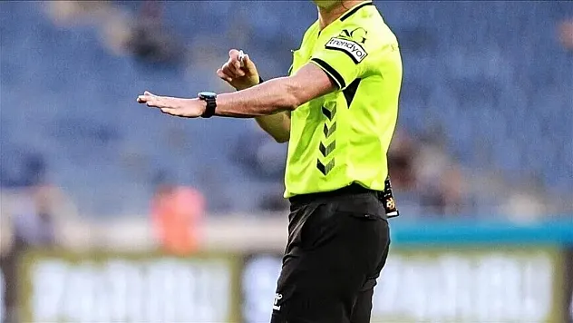 Süper Lig'de sezonun ilk hafta maçlarını yönetecek hakemler açıklandı