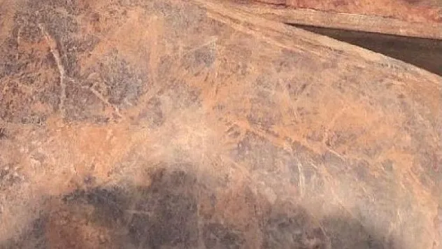 Şüpheli araçtan bin 700 yıllık kitabe çıktı