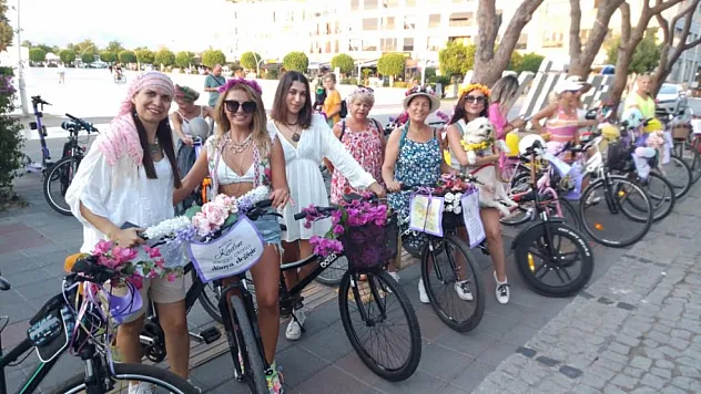 'Süslü Kadınlar' bisiklet turu coşkusu