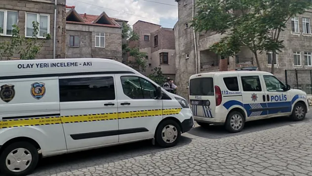 Süt dolu kovaya düşen bebek boğuldu