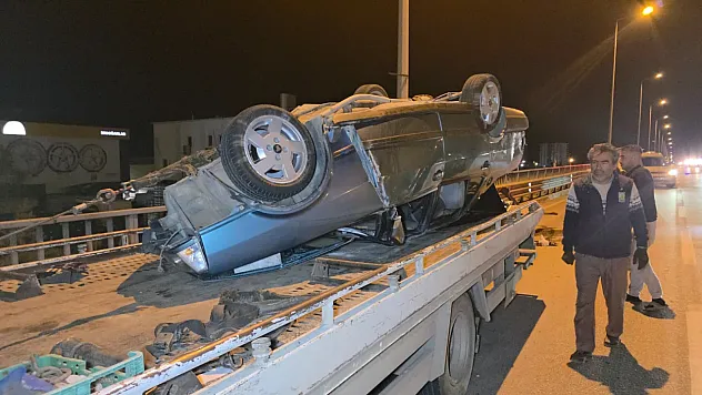 Takla atan otomobilden burunları bile kanamadan çıktılar