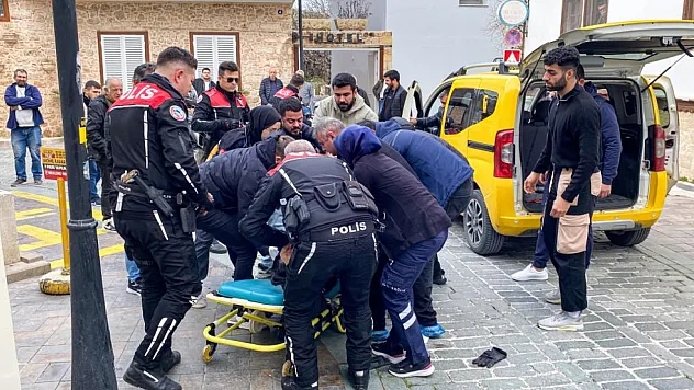 Taksi sürücüsünün, motosiklet sürücüsüne dehşeti yaşattığı anlar kamerada